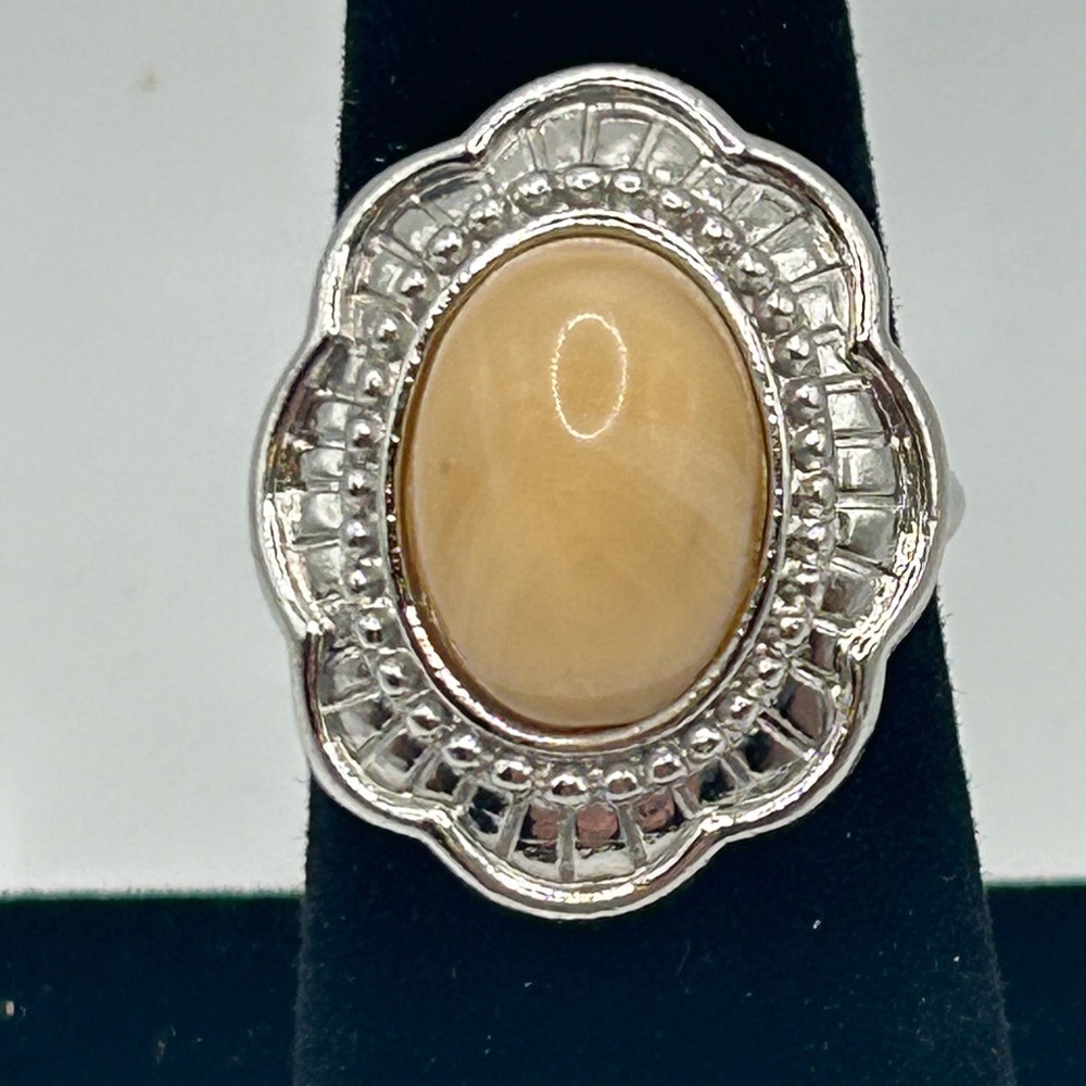 Avon Vtg '90's' Silvery Sands Silver Tone Beige Cabochon Stone Ring Size 7.5